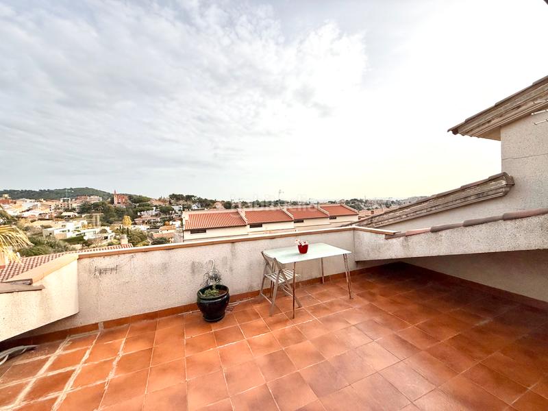 Foto 902d8867-ec8b-47fb-b653-0b8e8b30e806. Maison avec cheminée chauffage parking piscine dans Tiana