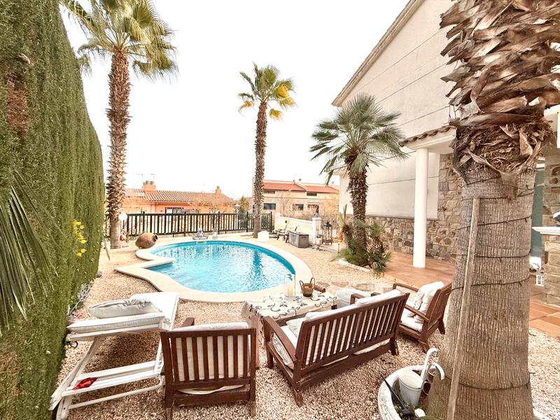 Foto b009b6aa-0a7f-49a7-9cc5-bc14ac131bb4. Maison avec cheminée chauffage parking piscine dans Tiana