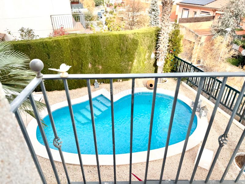 Foto bd62b4e1-f5f2-4800-9ce7-8f6f5f1609e5. Maison avec cheminée chauffage parking piscine dans Tiana