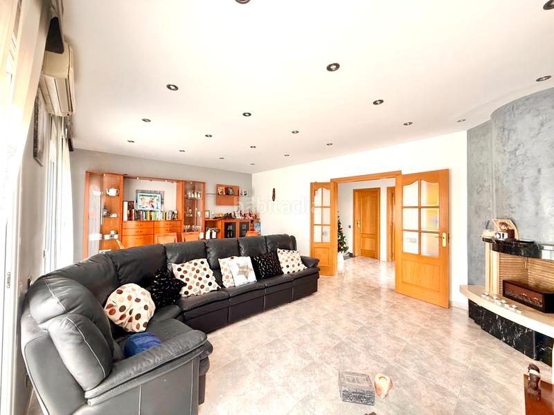 Foto cf6a3668-dba4-46da-a74d-4119e25811f7. Maison avec cheminée chauffage parking piscine dans Tiana