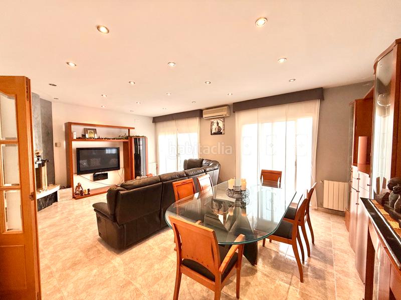 Foto de39e500-23c9-437f-9c2c-b54122a0b6b8. Maison avec cheminée chauffage parking piscine dans Tiana