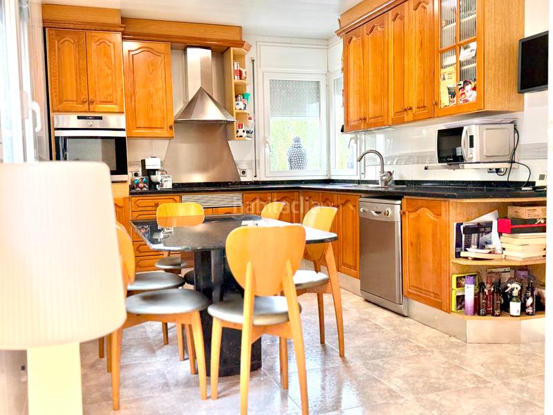 Foto ebadbf56-0ee8-4df6-b508-8e395aaa4c30. Maison avec cheminée chauffage parking piscine dans Tiana