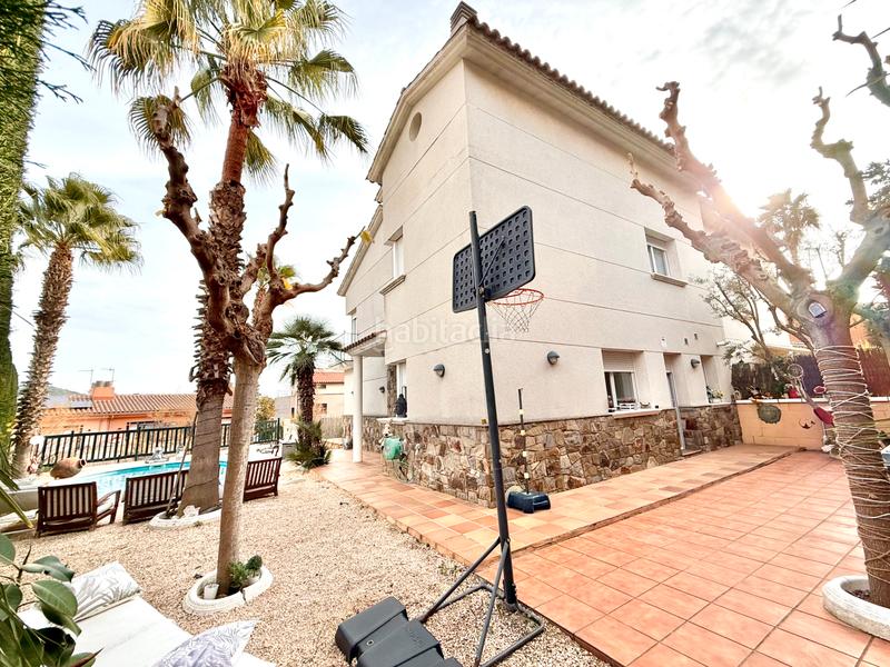 Foto f31bb4ab-1684-476a-821e-572aff7b87bd. Maison avec cheminée chauffage parking piscine dans Tiana