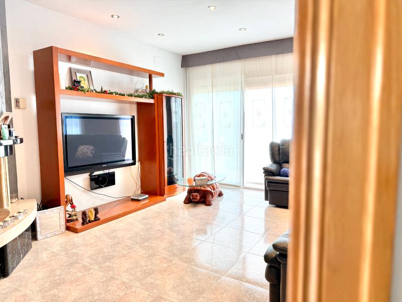 Foto fb6916f5-61b9-468d-a4eb-fe86eaa56dfd. Maison avec cheminée chauffage parking piscine dans Tiana