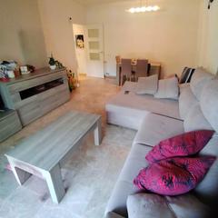 Pis  Carrer de cervantes 282. Mas de 100 metros, terraza 7m, 4habit, 2 baños, parquing incluid