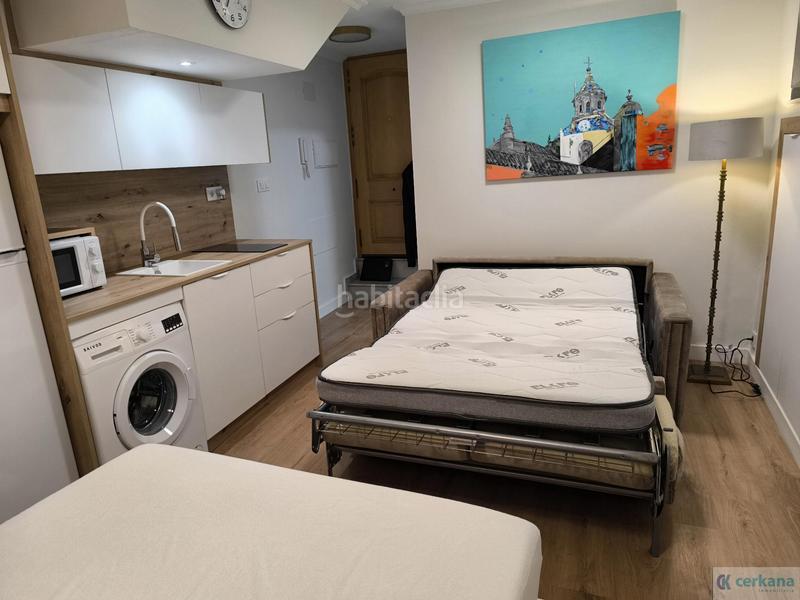 Foto fd77f35c-7d97-47d2-baab-8ac9936007ea. Studiowohnung in capitan francisco martinez gonzalez bloque c in Sevilla