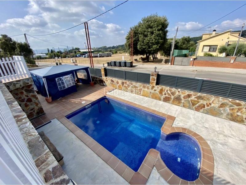 Foto 2d06720e-79ac-4be8-98e2-40a82aef724b. Casa amb calefacció aparcament piscina a Cànoves i Samalús