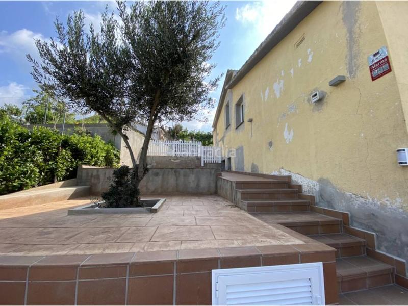 Foto f23510d9-7cce-42c1-abe4-8e3e7fef81fc. Casa amb calefacció aparcament piscina a Cànoves i Samalús