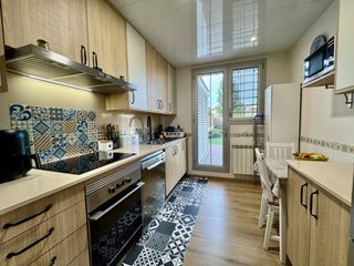 Pis a Roca del Vallès (La). Planta baja 3 habitaciones con gran jardín parking y trastero