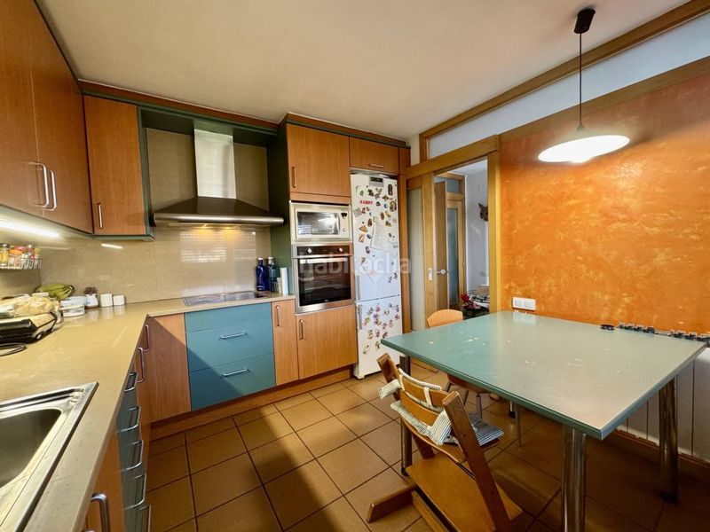 Foto 5f88ff7a-0a2b-479c-83b5-e21a13456d06. Casa amb calefacció aparcament a Roca del Vallès (La)