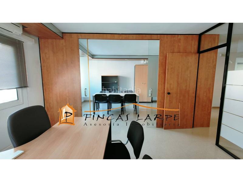 Foto 5cef0407-bc3f-48a4-8e7a-5a5cc46e5871. Rent office space with heating in Martorell