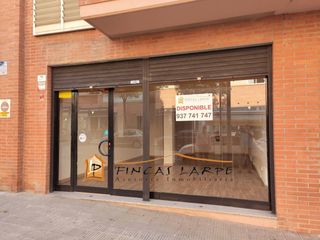 Lloguer Local Comercial  Calle jacinto verdaguer. Local comercial 1º linea en martorell