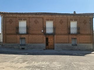Casa adosada  Calle castilblanco