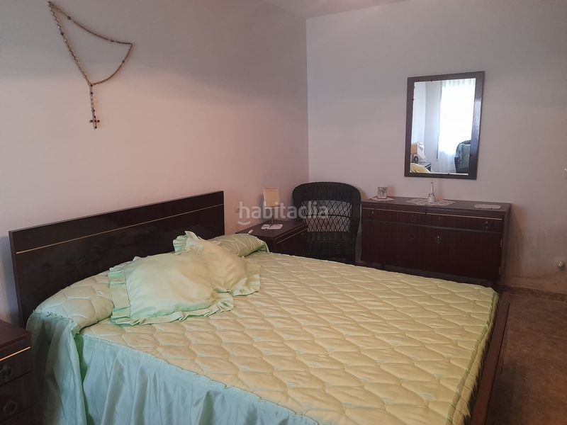 Foto a48f844c-ad77-4b26-8293-10ca34776b78. Casa adossada amb xemeneia a Muñogrande