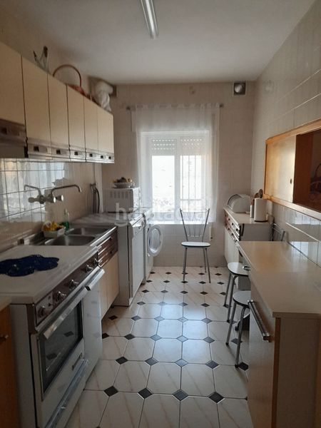 Foto b0e9dc52-8209-4a09-af4d-0b51f36f7f4e. Casa adossada amb xemeneia a Muñogrande