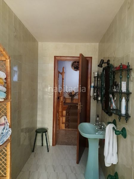 Foto e6e8a894-d342-4f6a-b9fc-71577c882f56. Casa adossada amb xemeneia a Muñogrande