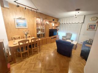 Zweistöckige Wohnung  Avenida del oeste
