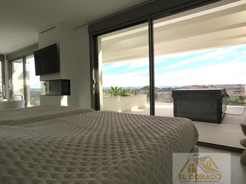 Foto b3c98ef2-f5a3-415d-95b5-855f025ae72b. Xalet amb calefacció aparcament piscina a Rojales