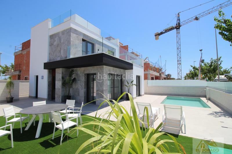 Foto 25ecbaba-af24-4bcb-af9e-508547ee0f17. Chalet villa en Pilar de la Horadada ciudad Pilar de la Horadada