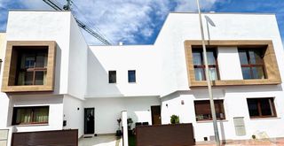 Xalet  Av. academia gral. del aire 117. Santiago de la riberachalet