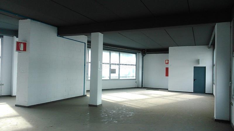 Foto bd1e3613-a505-4546-9b36-60574490a97e. Fabrikhalle in Pomar Badalona
