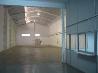 Rent Industrial building in Carrer d'occitània 13. Nave industrial en badalona
