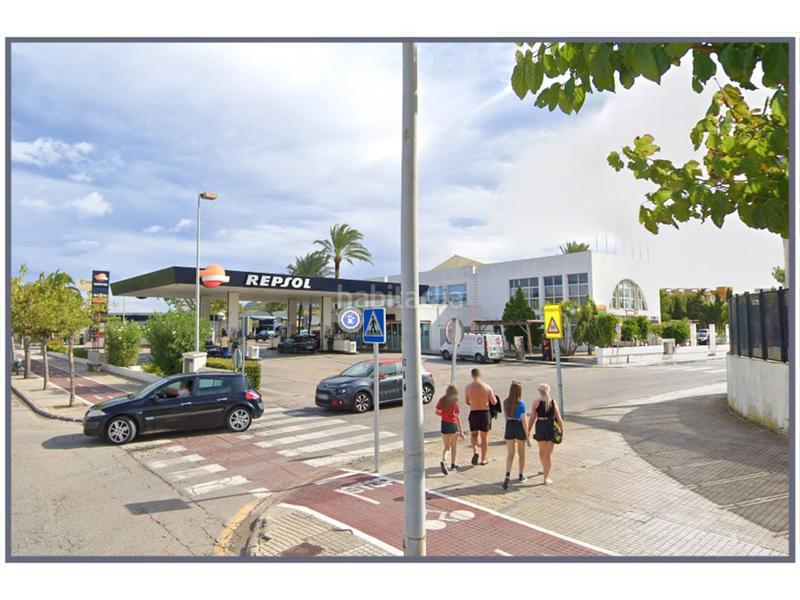 Foto f5f00574-d788-4227-ad1a-ef8154960149. Alquiler local comercial en platja 2 local en alquiler en pto. alcudia en Alcúdia
