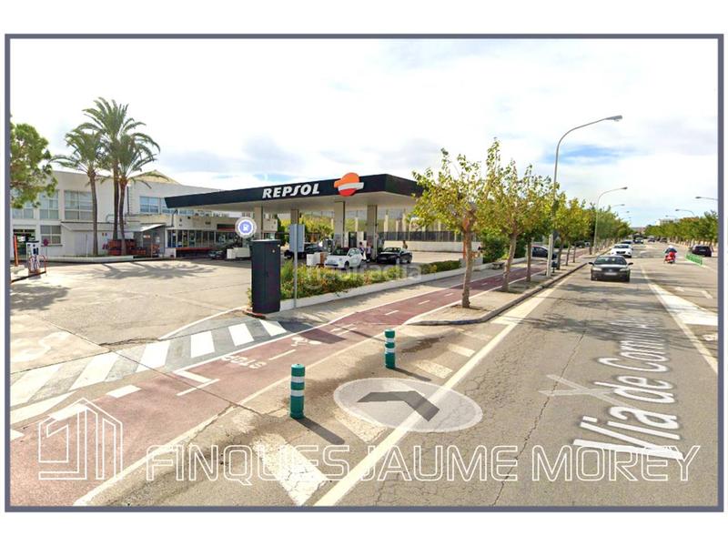 Foto 069881d4-bf7e-4346-a56d-df6cb2f7d473. Lloguer local comercial a platja 2 a port d´Alcúdia-platja dálcúdia Alcúdia