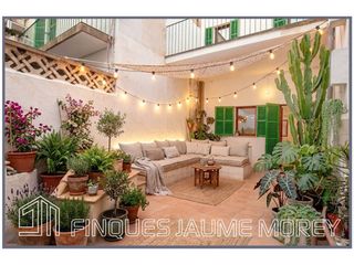 Haus in Plaza sa quartera 1. Casa independiente techo libre con patio