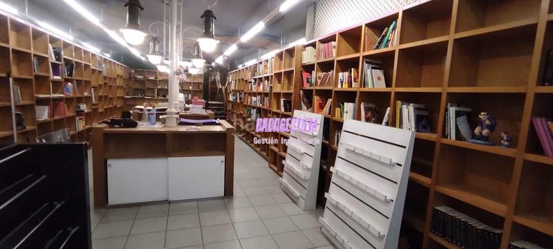 Foto 21b31700-3b83-4928-b51e-9c2b9c274a2c. Alquiler local comercial excepcional ubicacion en Badalona