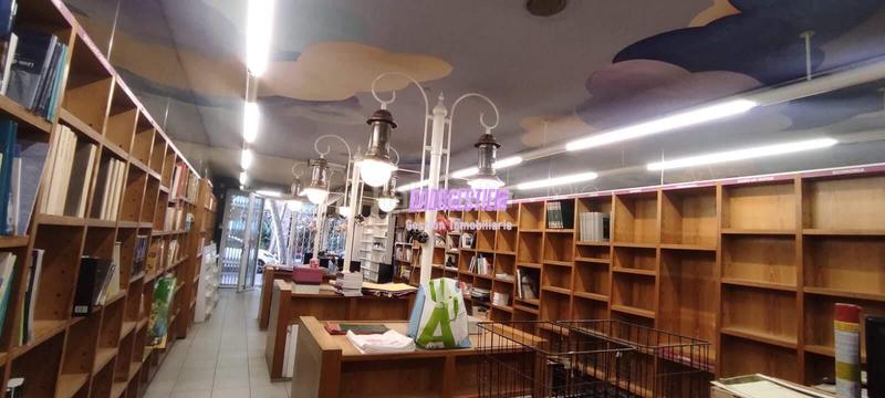 Foto cd8a78cb-b99f-4dfe-978c-1bc8d1a5f0ff. Alquiler local comercial excepcional ubicacion en Badalona
