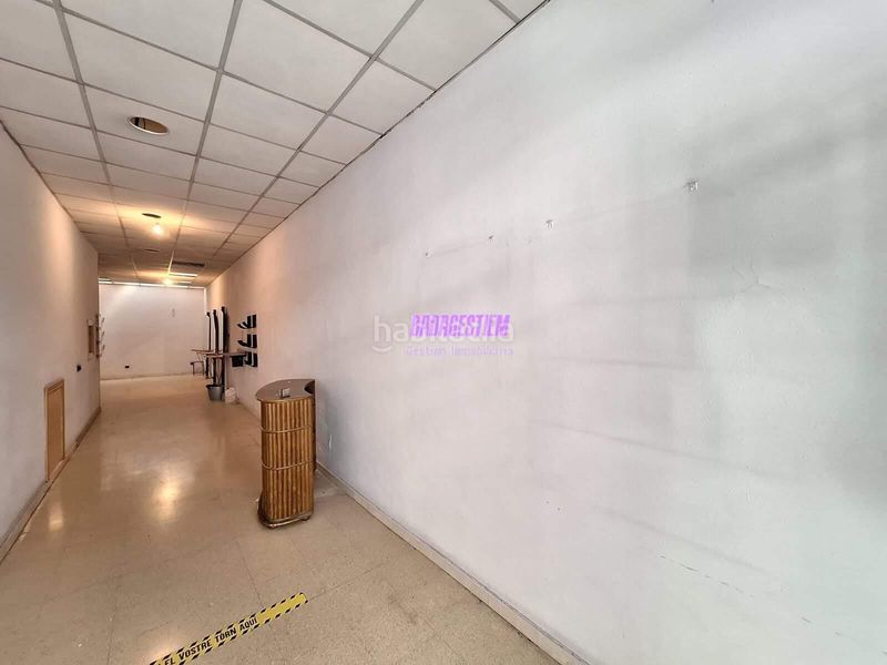 Foto a3536644-c5b4-49a7-aec3-774d287a469a. Local comercial a Centre Badalona