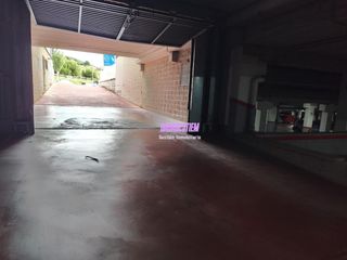 Lloguer Aparcament cotxe  Carrer carrer de suïssa. Junto al centro comercial de montigalá badalona