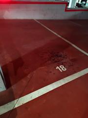 Location Parking voiture  Carrer carrer de suïssa. Junto al centro comercial de montigalá badalona