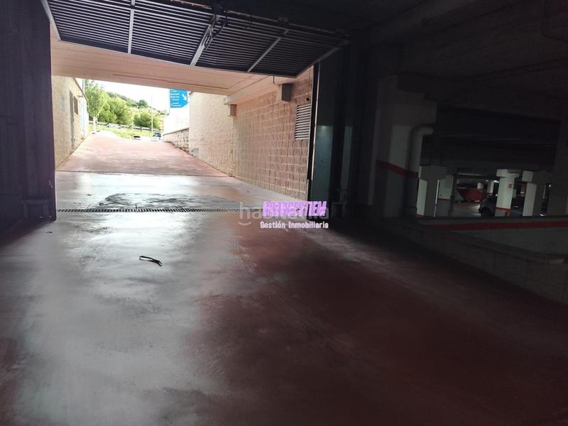 Foto 714bcd56-a66e-486f-8610-a3f374509fa4. Affitto posto auto in Montigalà Badalona