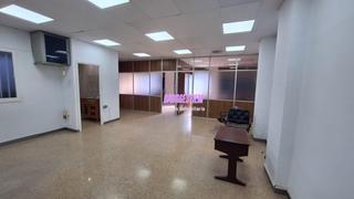 Lloguer Local Comercial  Carrer almogavers. Local comercial a pie de calle