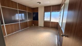 Lloguer Local Comercial  Carrer almogavers. Local comercial a pie de calle