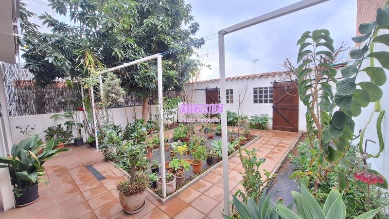 Foto c854d6a4-8d76-433e-9680-dbf52cd1a443. Casa adosada con gran jardin ! en Sant Crist Badalona
