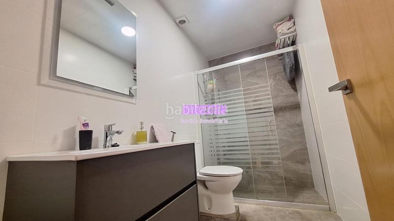 Foto f487d414-975a-4e36-ae84-6a72ce988e8e. Casa adosada con gran jardin ! en Sant Crist Badalona
