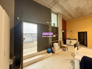 Nau industrial  Plaça del vapor. Nave en poligono guixeres badalona