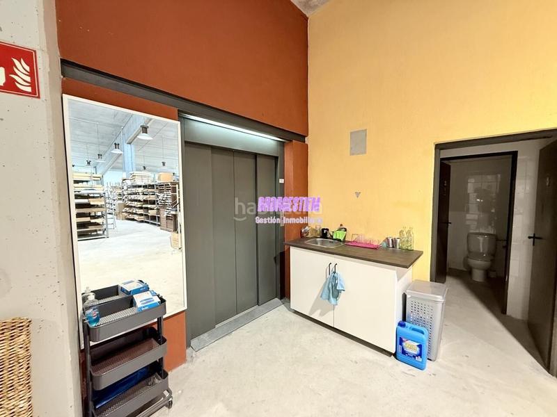 Foto 2856a752-6869-4b34-be91-fadff59a4837. Fabrikhalle in Pomar Badalona