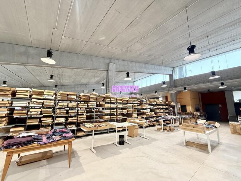 Foto 7f5af924-f25d-4d92-9b33-627cd3e0347f. Fabrikhalle in Pomar Badalona