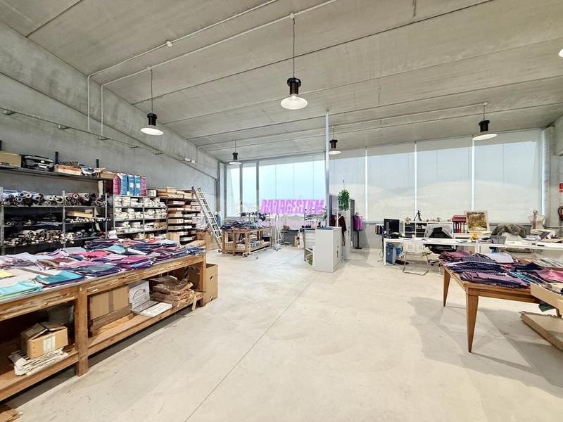 Foto 860ca698-0324-4d17-9c1d-98da35ce97c3. Fabrikhalle in Pomar Badalona