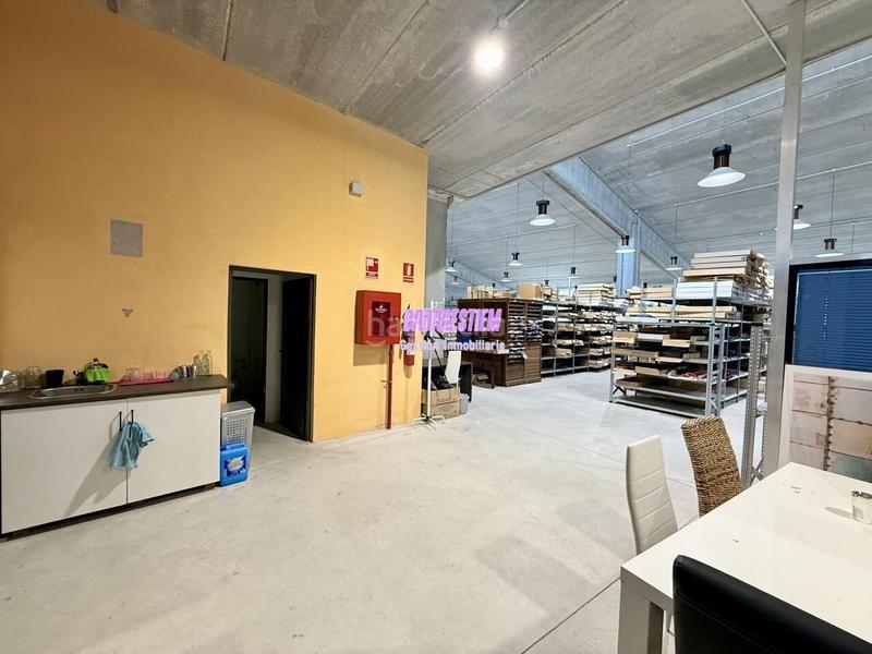 Foto c96bdac6-851c-4a8f-a067-947235362373. Fabrikhalle in Pomar Badalona