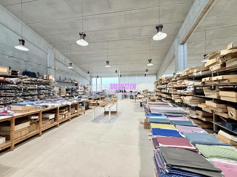 Foto ee5221bf-65b8-4ac1-b0b0-87e8cfc6f6a7. Fabrikhalle in Pomar Badalona