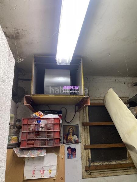 Foto f2a4e826-0b51-423a-aece-08686db2486c. Local commercial dans El Raval Santa Coloma de Gramenet