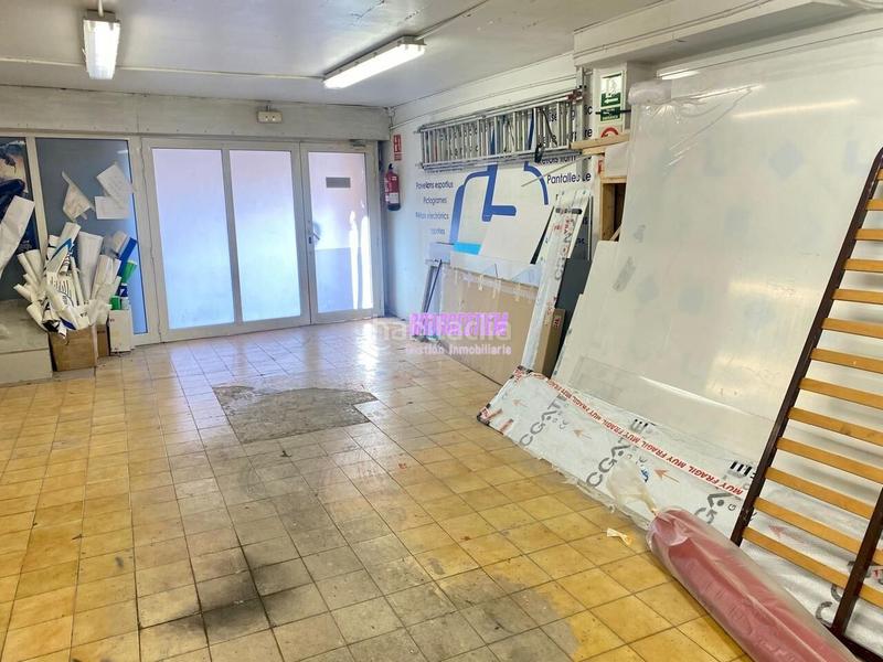 Foto ff2bc7f2-10c3-49d5-9e61-53134b6a83c0. Local commercial dans El Raval Santa Coloma de Gramenet
