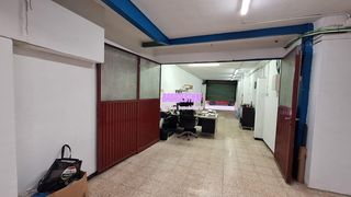 Lloguer Local Comercial a Progrés - Pep Ventura. Local con entrada para vehiculo