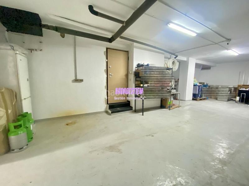 Foto 2265c1e4-fcda-49cc-9c8d-dc78e45752f9. Local comercial con aparcamiento para vehiculo en Badalona