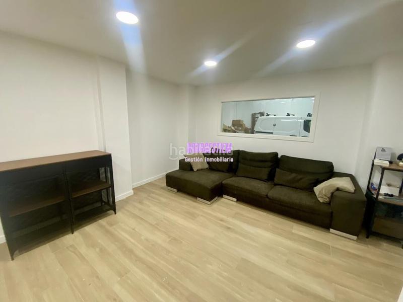 Foto 3891735f-ba4b-4ca8-ac6c-63307223f948. Local comercial con aparcamiento para vehiculo en Badalona